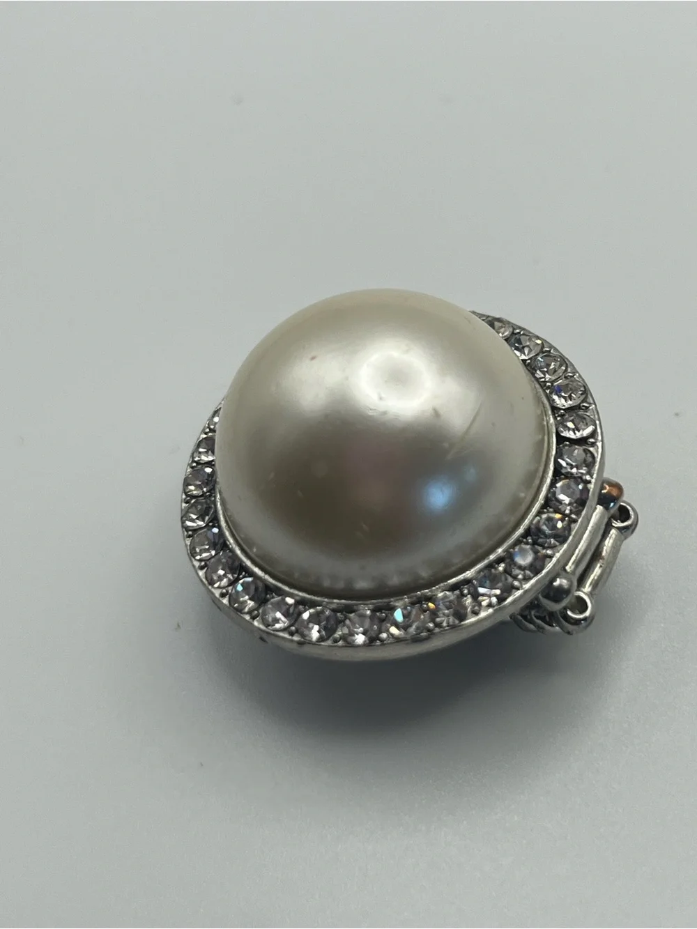 Silver Rhinestones Stretch Ring with Ivory Pearl Dome